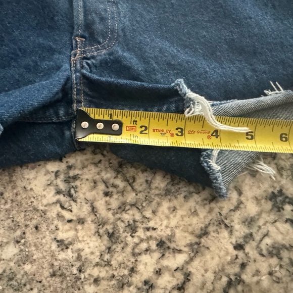 Levi’s Denim Dark Wash Blue Jean Cutoffs  Shorts Women’s Size 32 euc - Picture 5 of 11